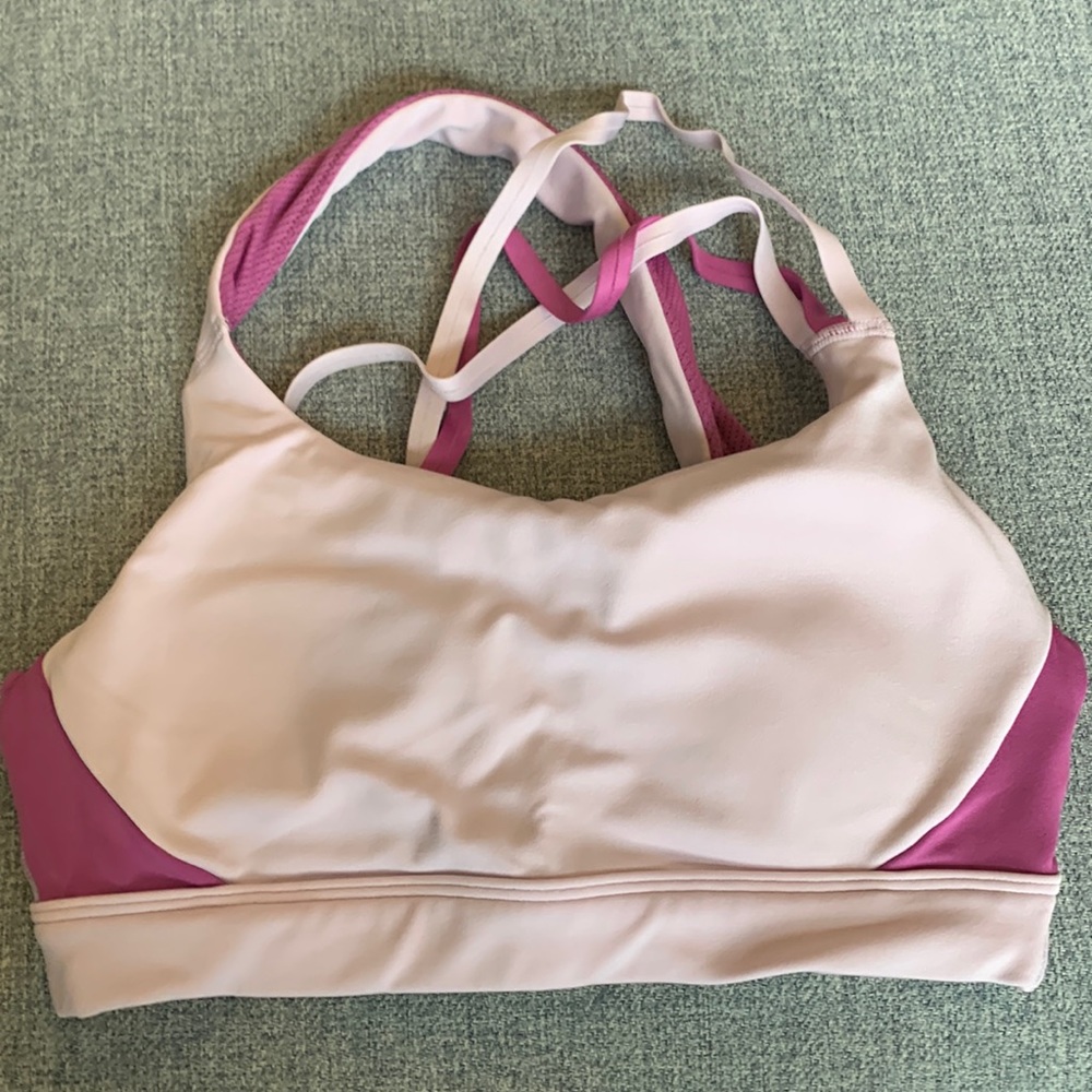 NWOT Athleta sports bra.